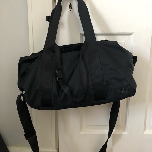 lululemon athletica duffle bag
